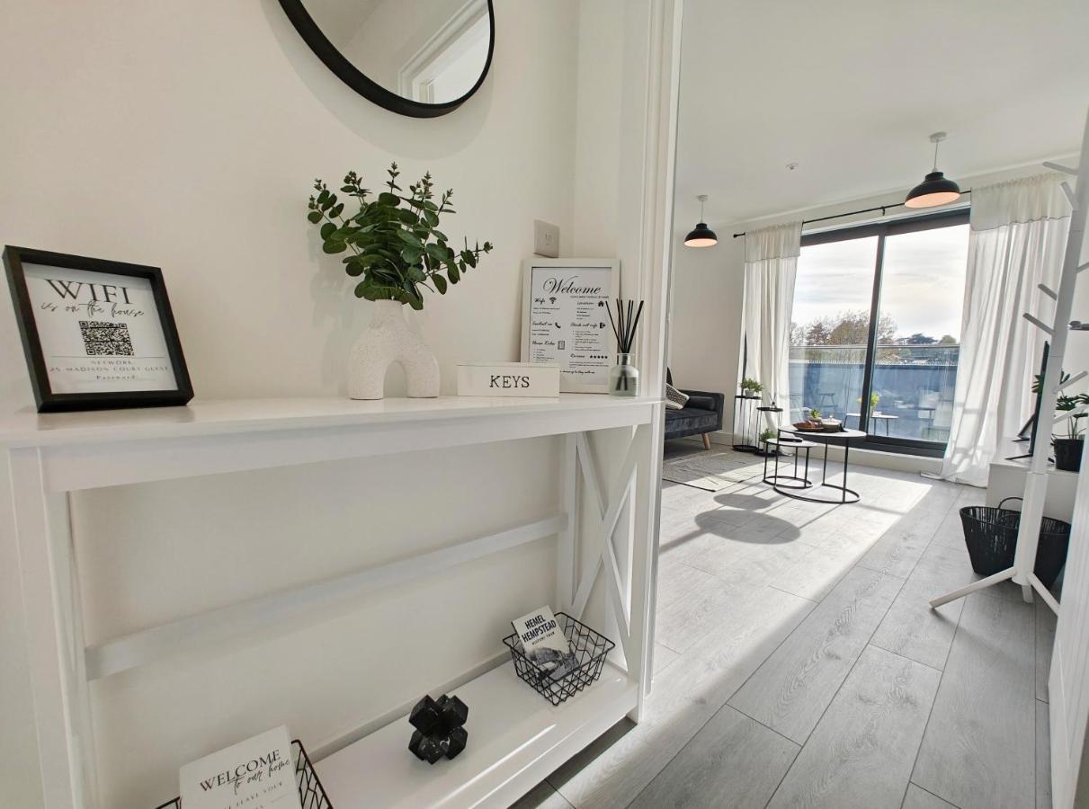 Modern City Apartment Хемел Хемпстед Екстериор снимка