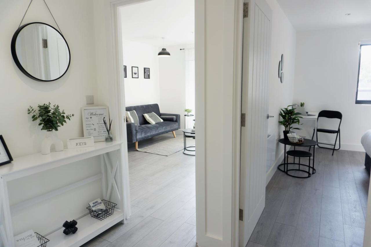 Modern City Apartment Хемел Хемпстед Екстериор снимка